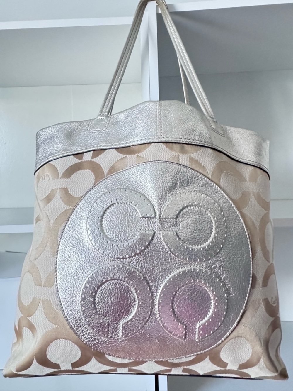 Coach Julia Op Art Metallic
Gold Logo Jacquard & Leather Shoulder Tote Bag EUC